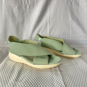 Camper Balloon Sling Back Sandals Womens size 39 Light Green 100% Leather